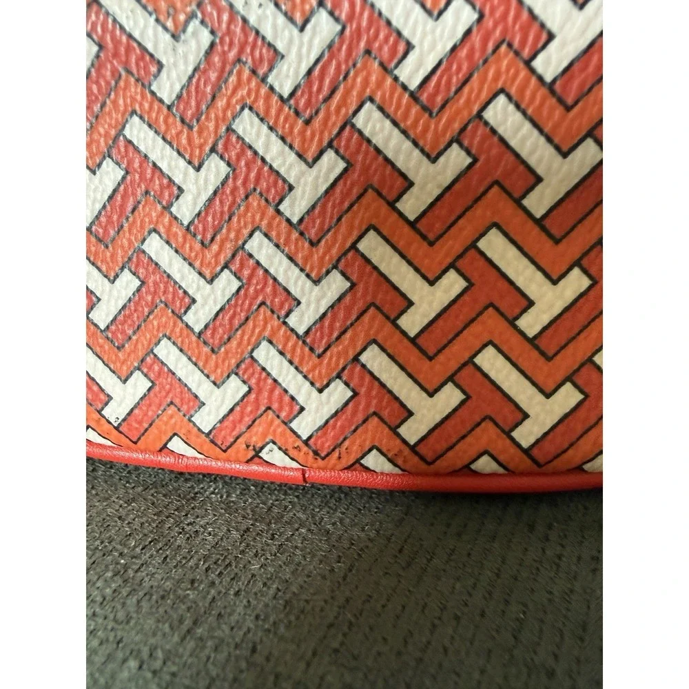 TORY BURCH Red Chevron Oval Makeup Cosmetics Bag Pouch Case 6x4x3.5